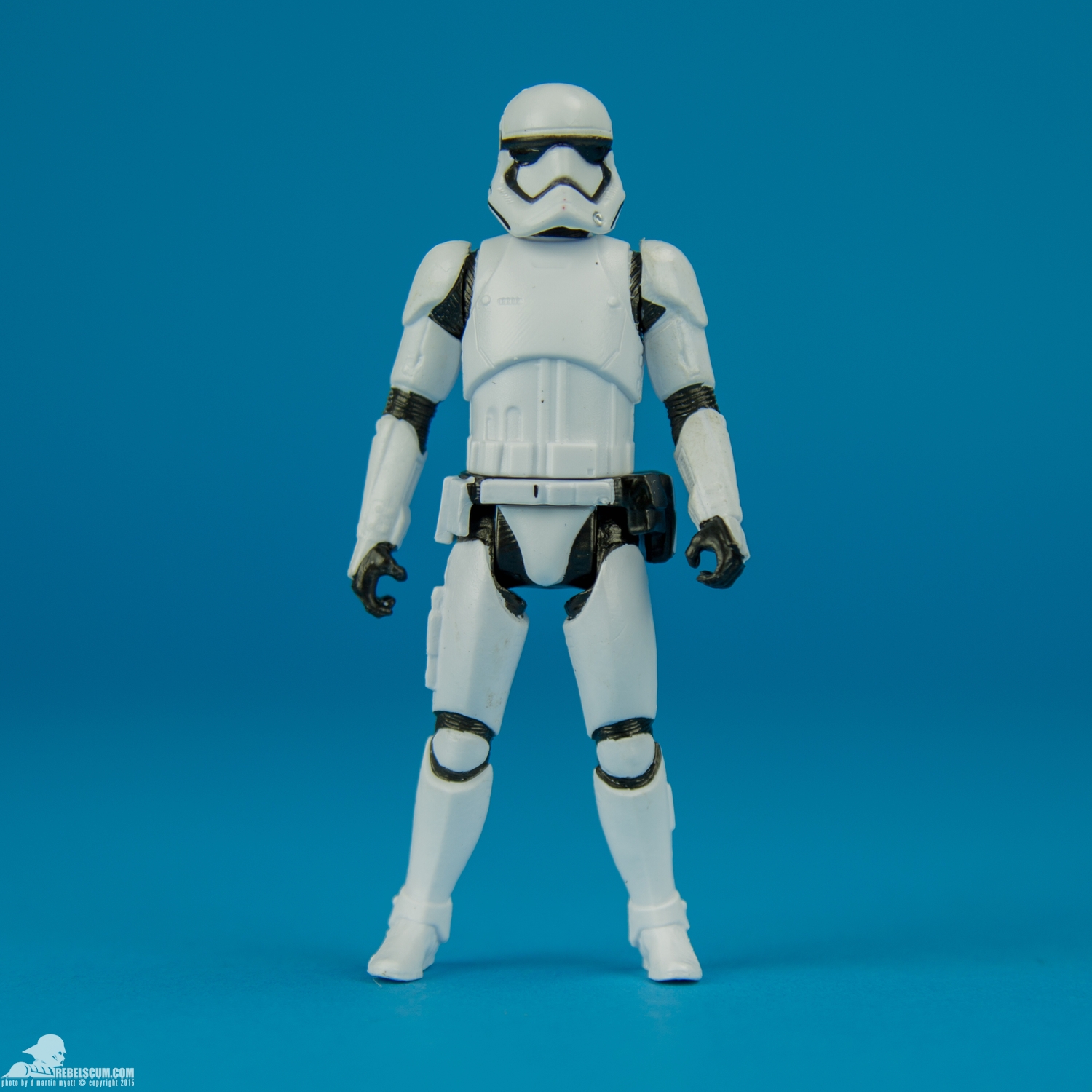 Fist-Order-Stormtrooper-II-The-Force-Awakens-Hasbro-001.jpg