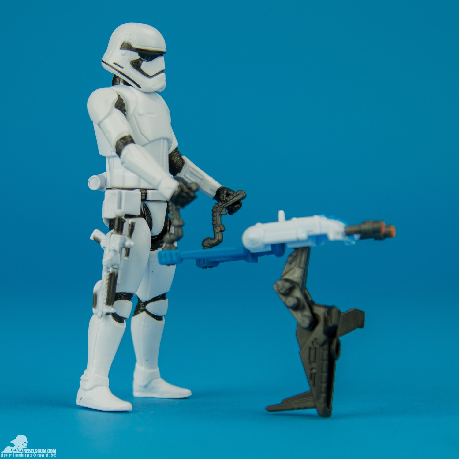 Fist-Order-Stormtrooper-II-The-Force-Awakens-Hasbro-007.jpg