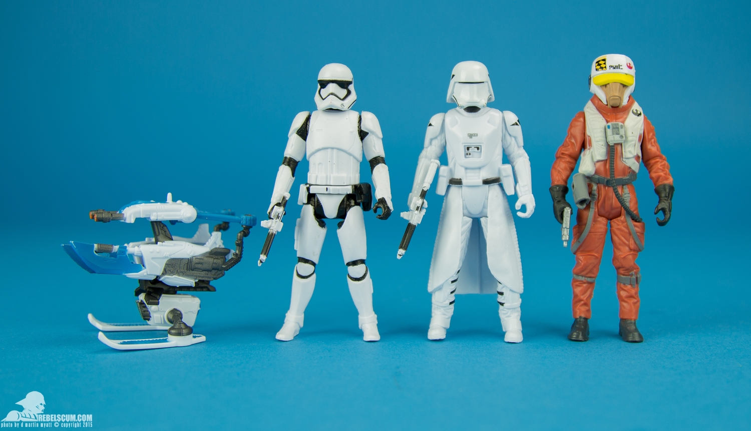 Fist-Order-Stormtrooper-II-The-Force-Awakens-Hasbro-008.jpg