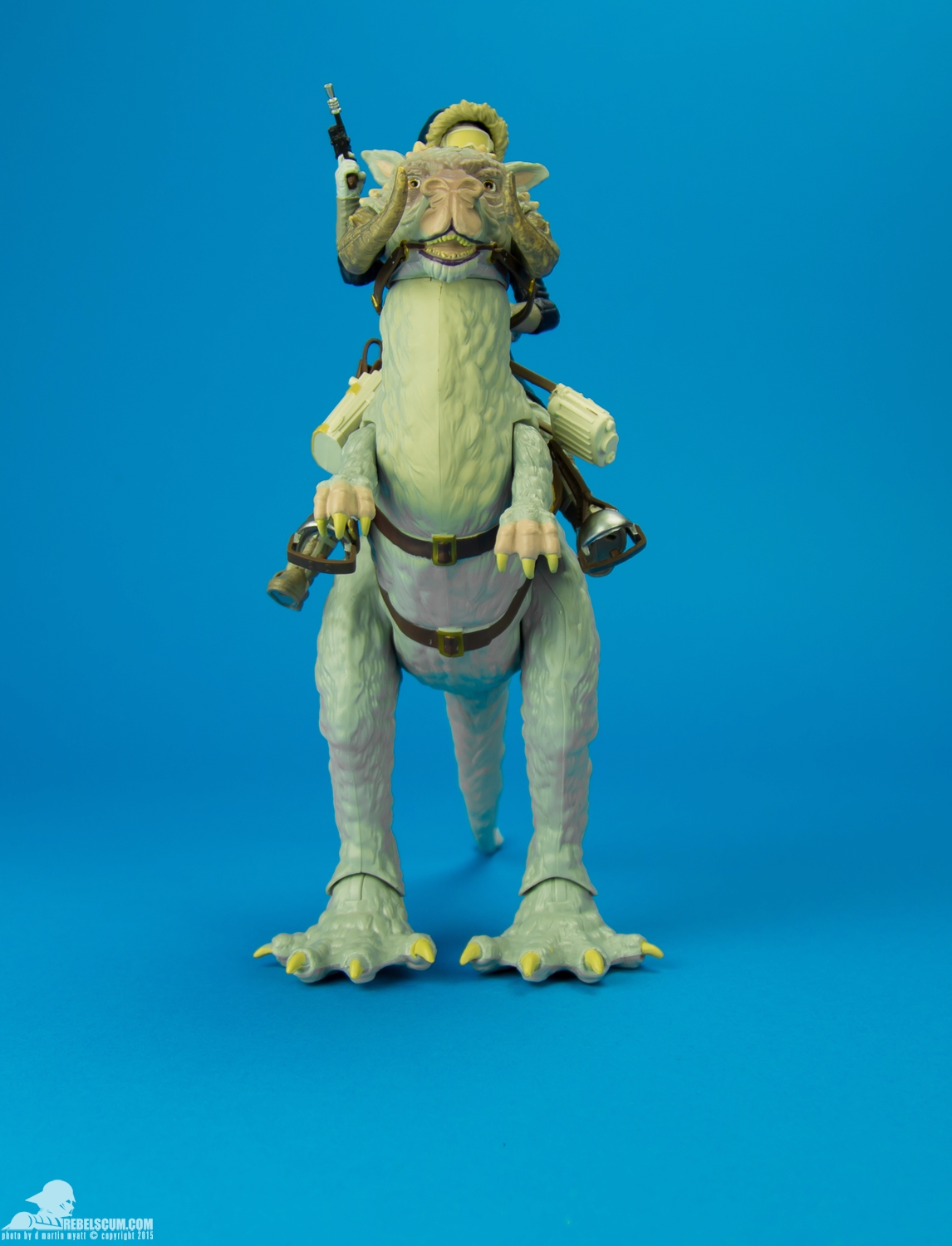 Han-Solo-and-Tauntaun-6-inch-The-Black-Series-013.jpg