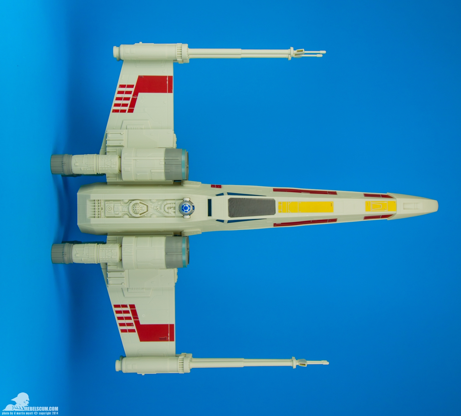 Hero-Series-X-Wing-Fighter-Star-Wars-Hasbro-001.jpg