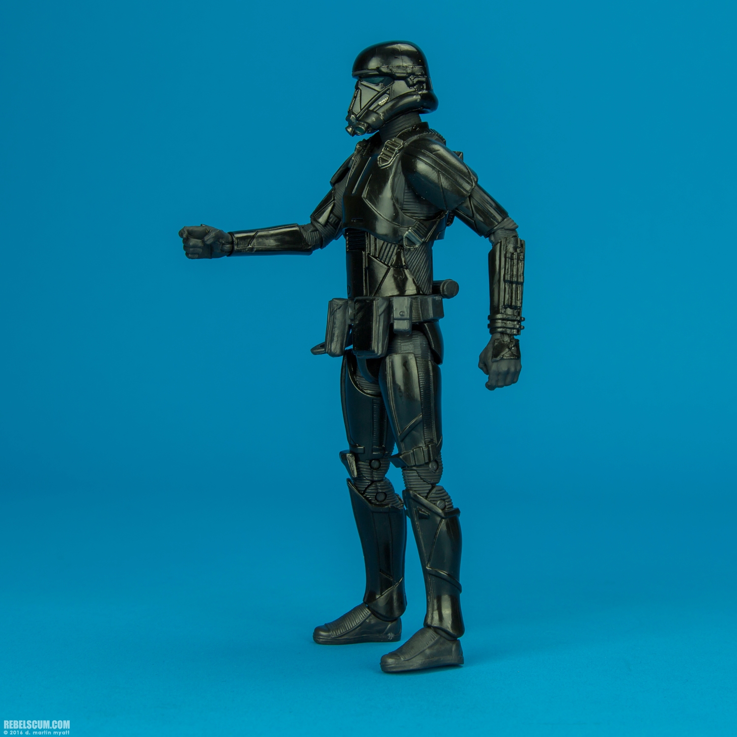 Imperial-Death-Trooper-25-The-Black-Series-6-inch-003.jpg