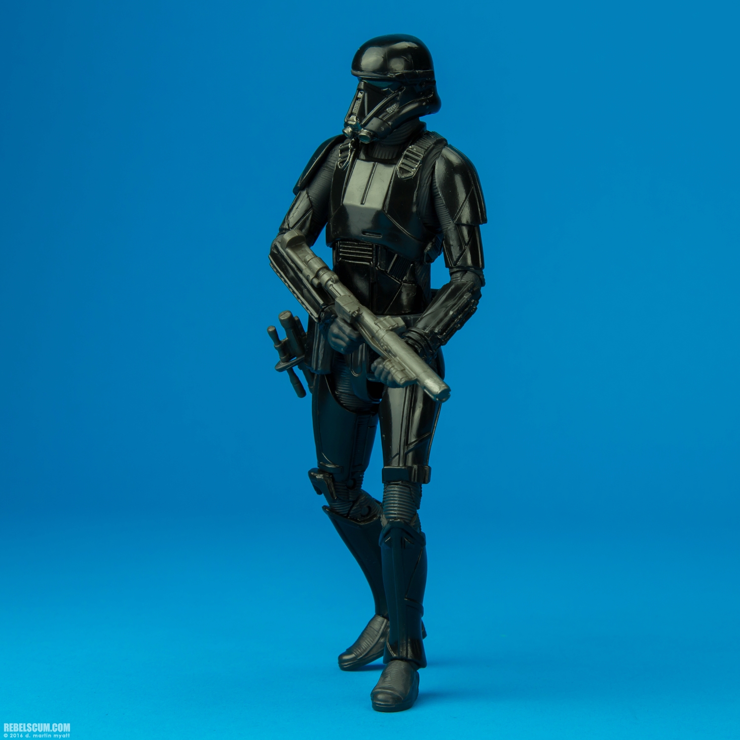 Imperial-Death-Trooper-25-The-Black-Series-6-inch-011.jpg