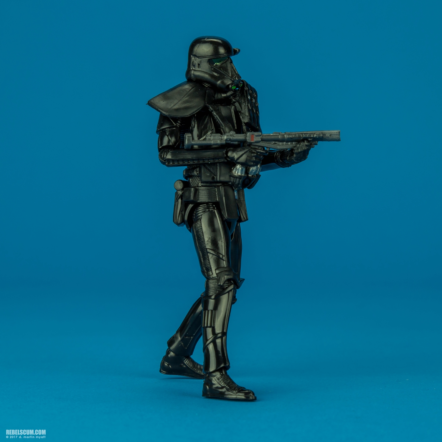 Imperial-Death-Trooper-The-Black-Series-C0663-B4054-013.jpg