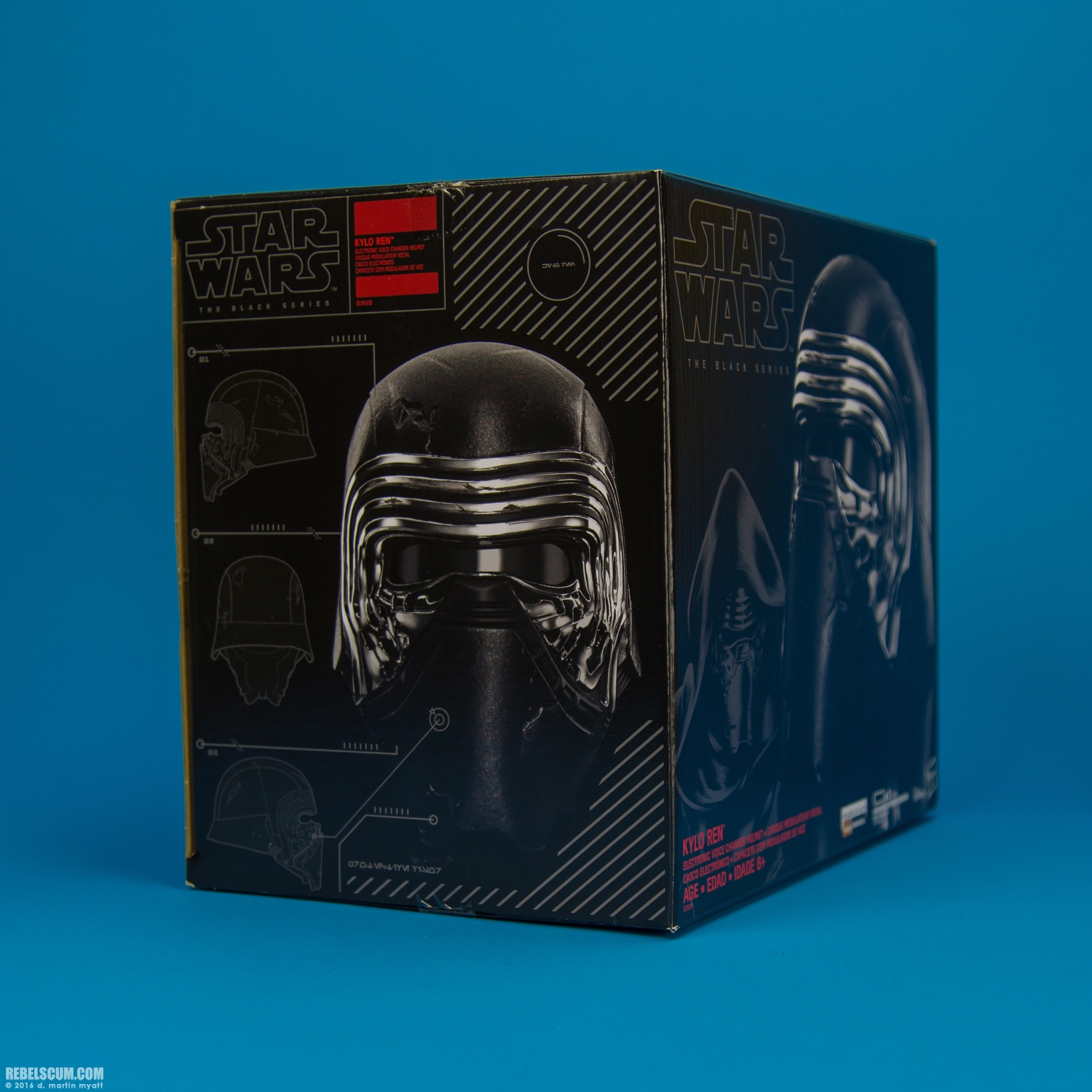 Kylo-Ren-Electronic-Voice-Changer-Helmet-Hasbro-008.jpg