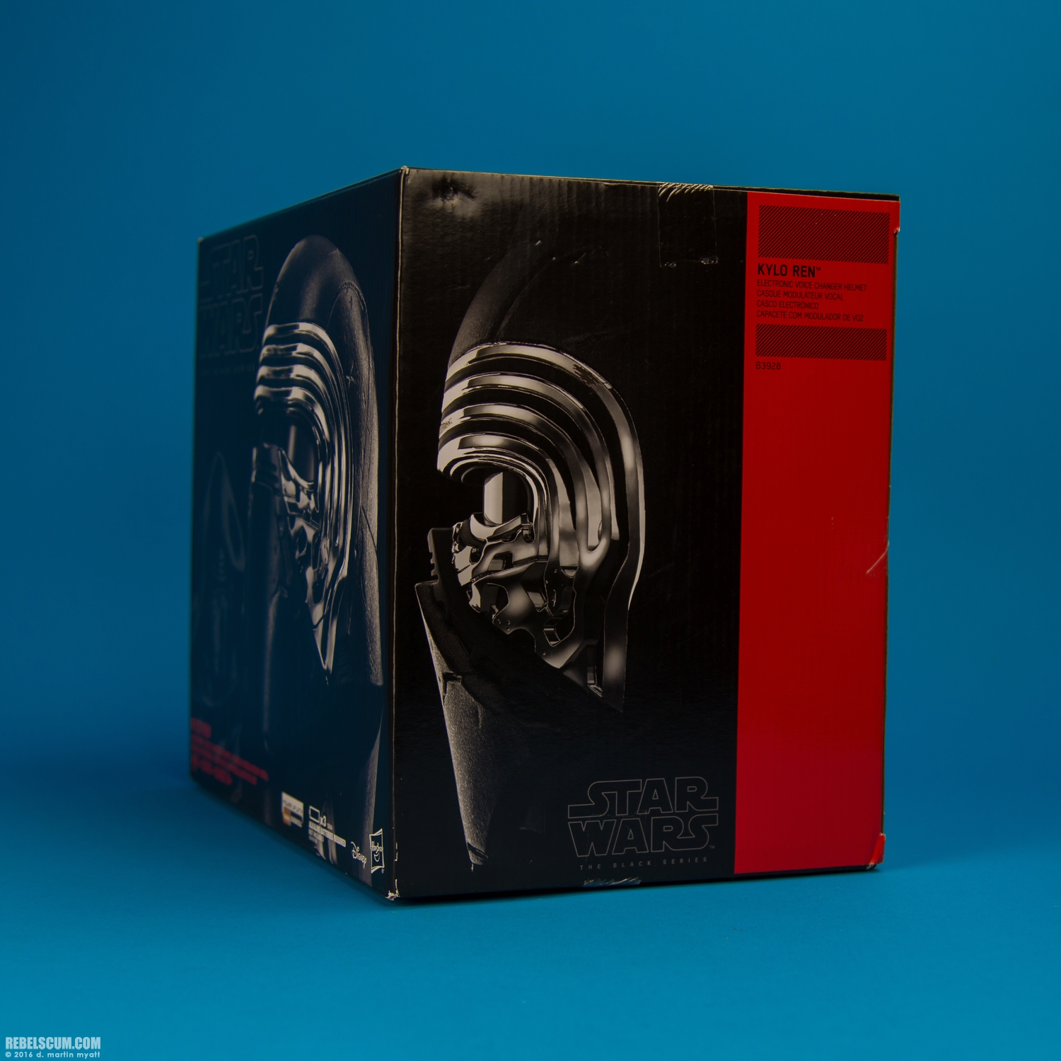 Kylo-Ren-Electronic-Voice-Changer-Helmet-Hasbro-009.jpg