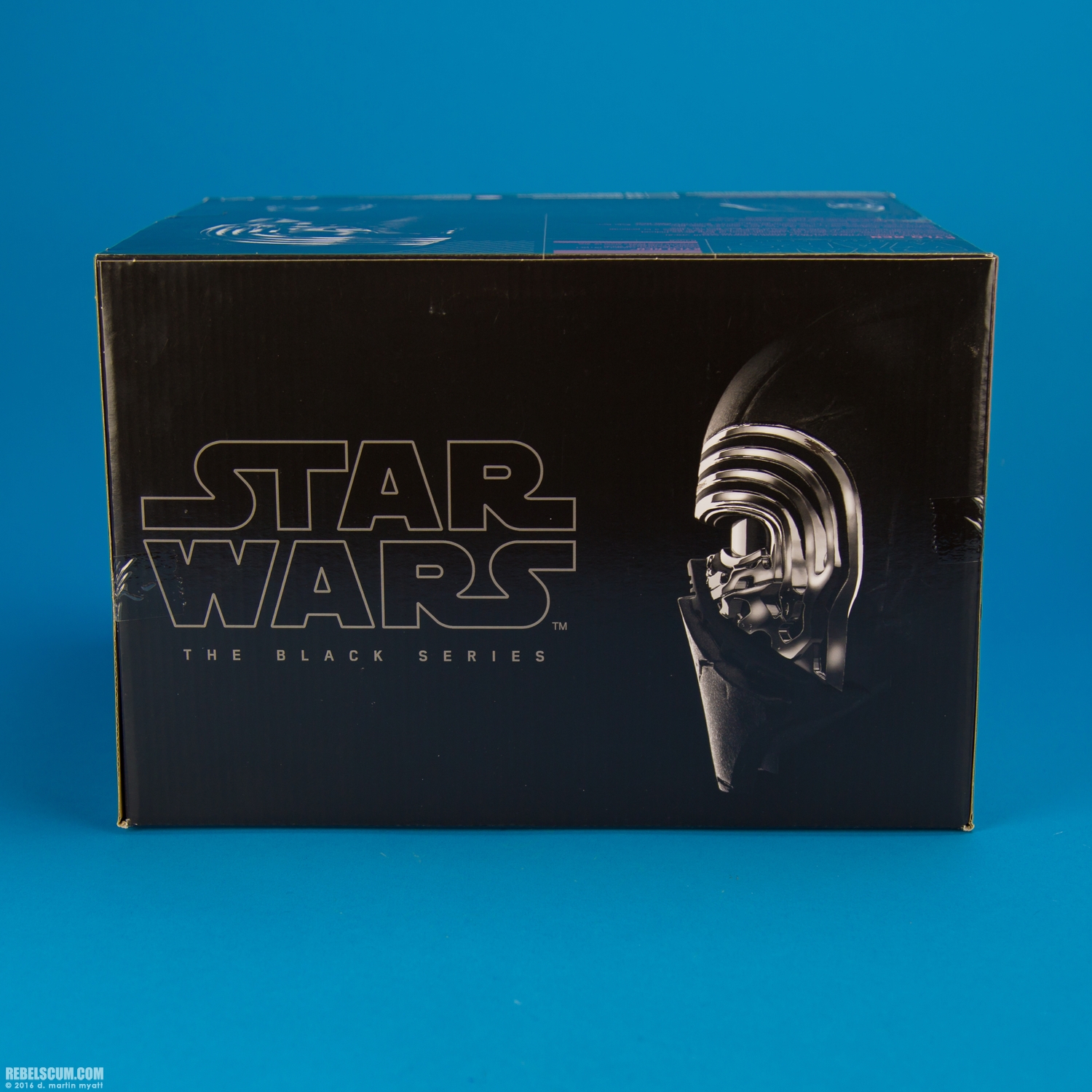 Kylo-Ren-Electronic-Voice-Changer-Helmet-Hasbro-011.jpg