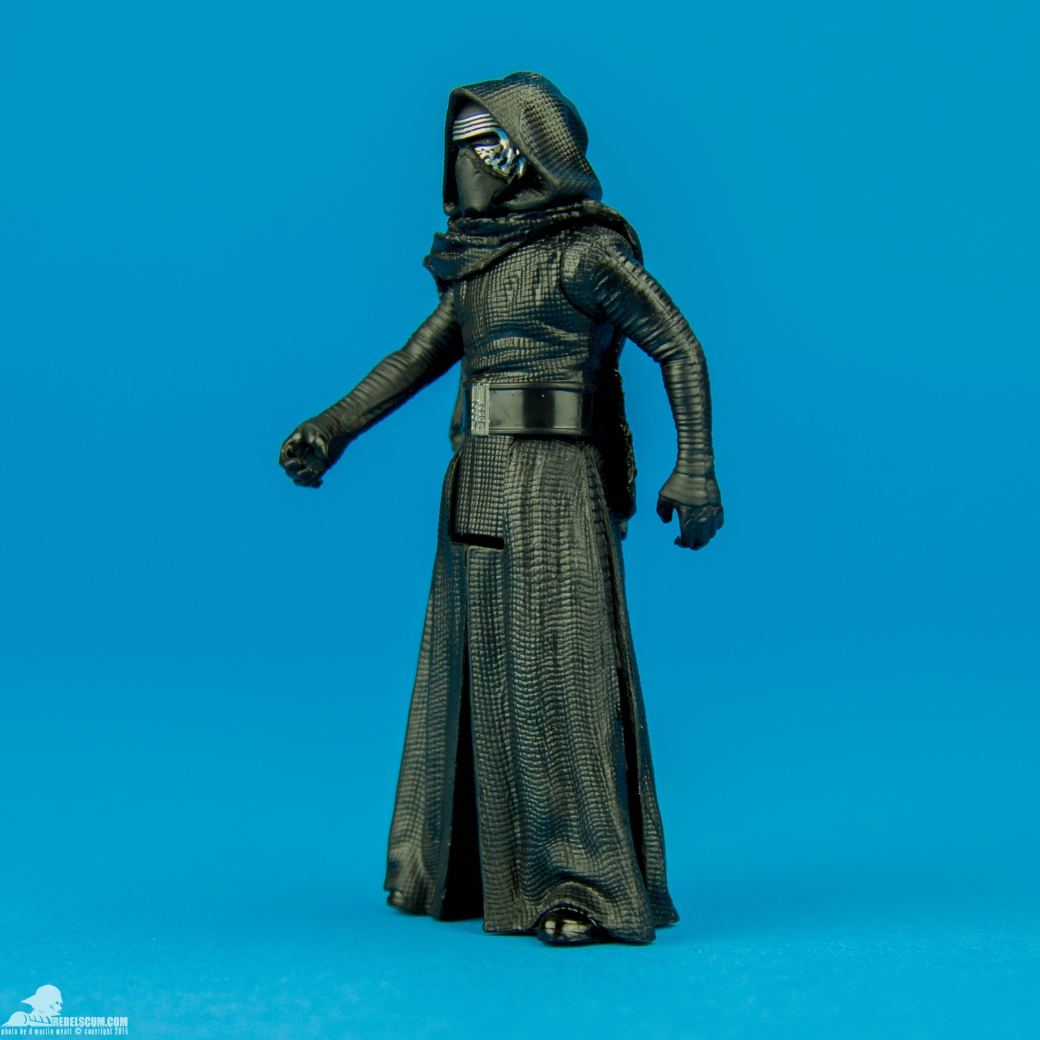 Kylo-Ren-Star-Wars-The-Force-Awakens-Hasbro-003.jpg