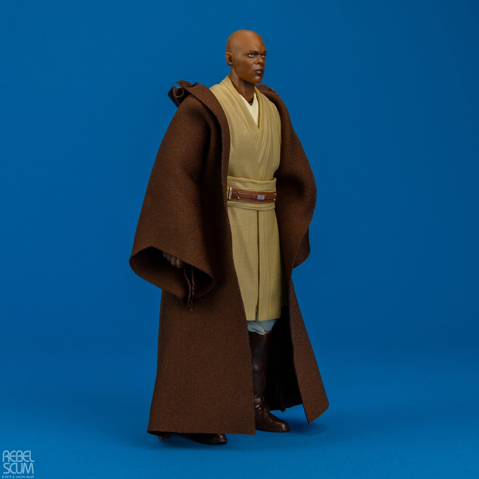 Mace-Windu-82-E4088-B3834-The-Black-Series-002.jpg