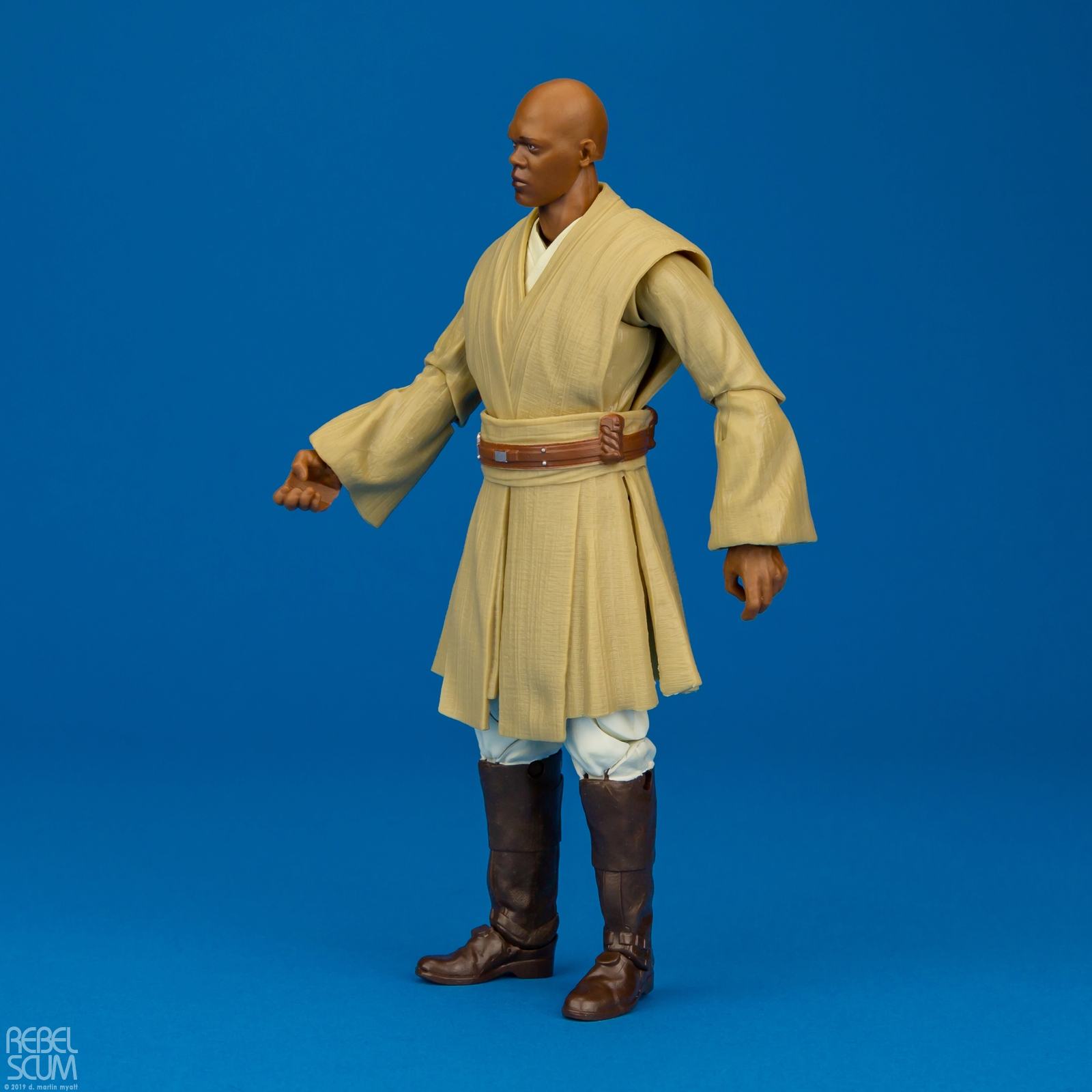 Mace-Windu-82-E4088-B3834-The-Black-Series-007.jpg