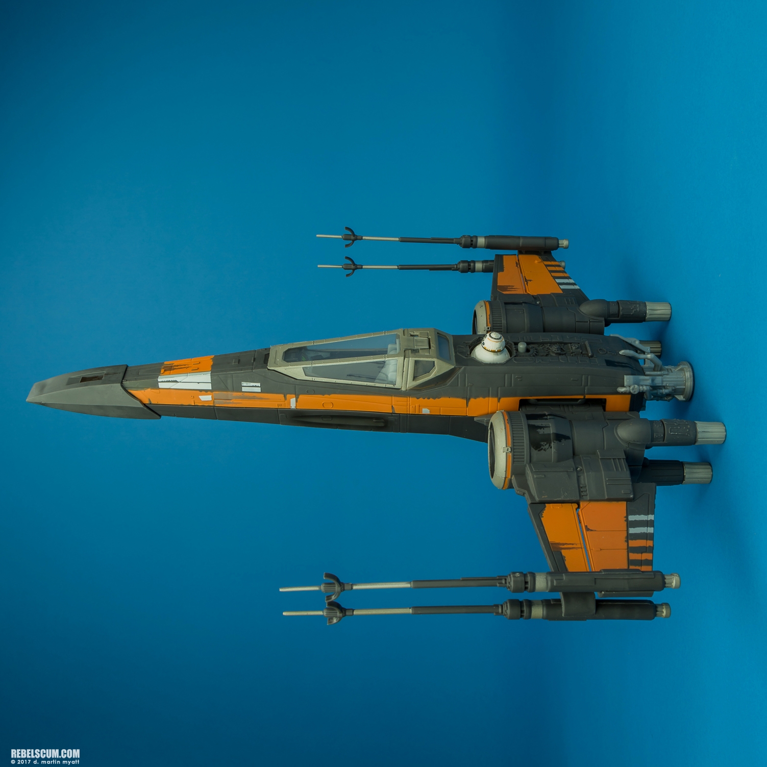 Poes-Boosted-X-Wing-Fighter-The-Last-Jedi-Hasbro-002.jpg