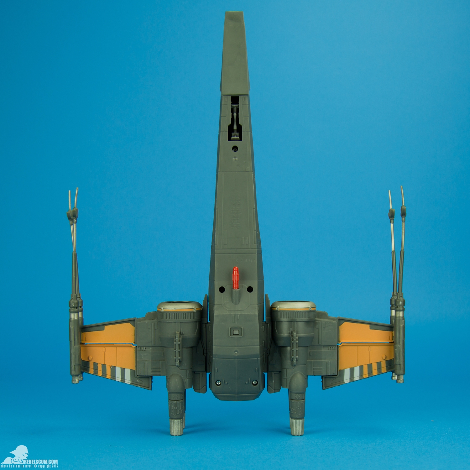 Poes-X-Wing-Fighter-Black-The-Force-Awakens-004.jpg