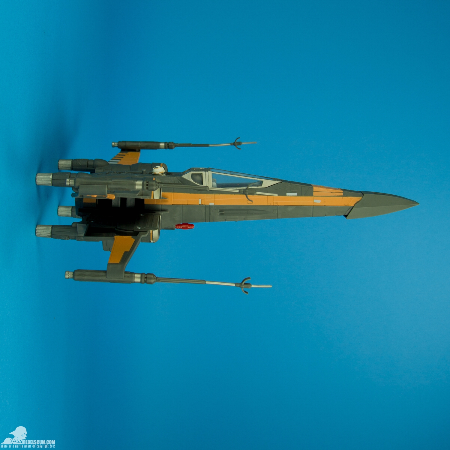 Poes-X-Wing-Fighter-Black-The-Force-Awakens-007.jpg