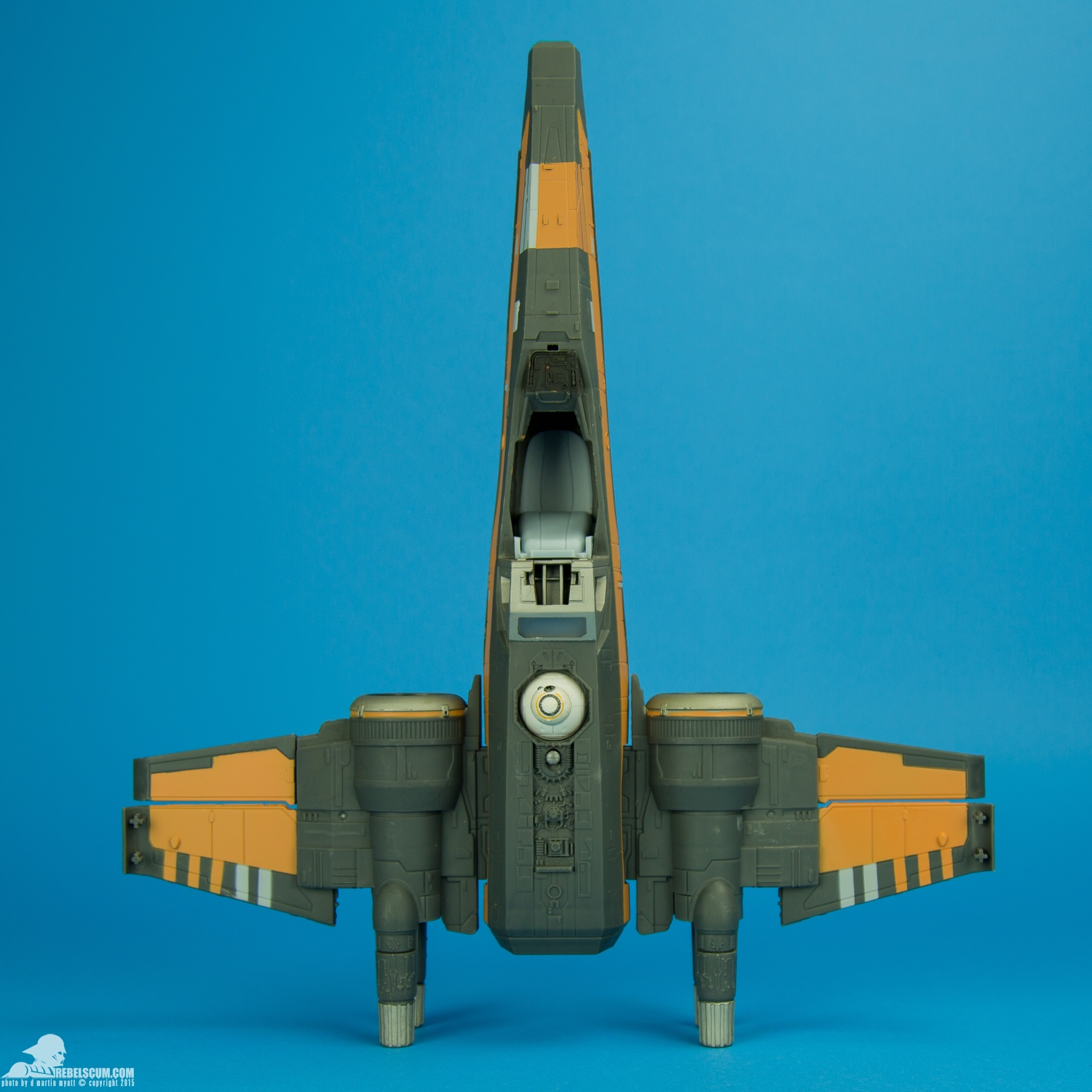 Poes-X-Wing-Fighter-Black-The-Force-Awakens-019.jpg