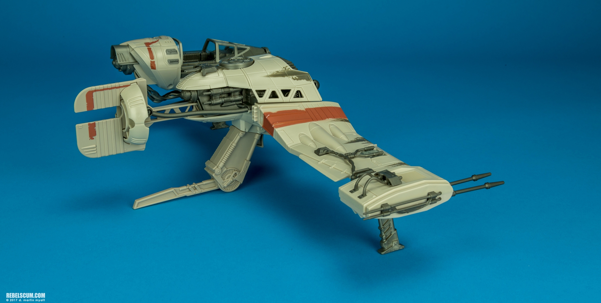 Resistance-Ski-Speeder-The-Last-Jedi-Star-Wars-Universe-014.jpg