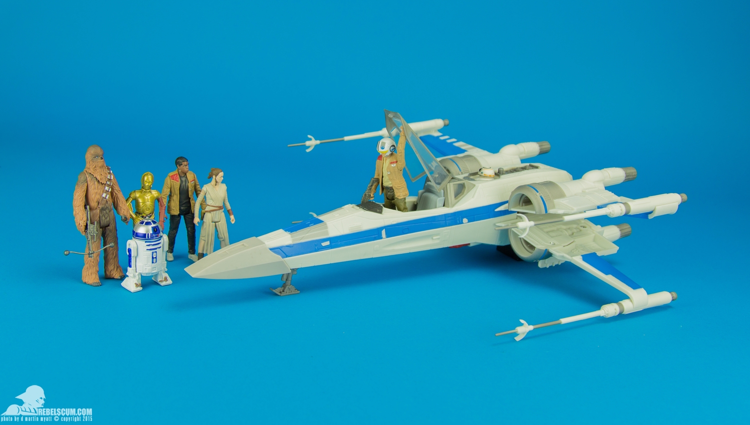 Resistance-X-Wing-Blue-Poe-Dameron-The-Force-Awakens-021.jpg