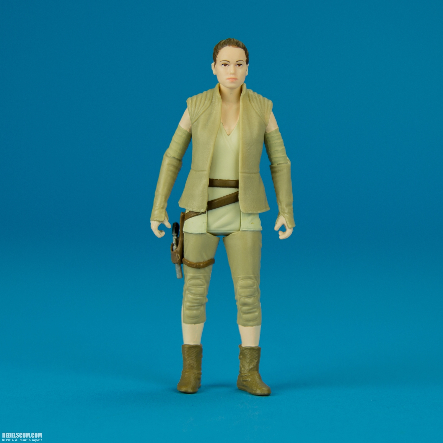 Rey-Resistance-Outfit-The-Force-Awakens-2016-Hasbro-001.jpg