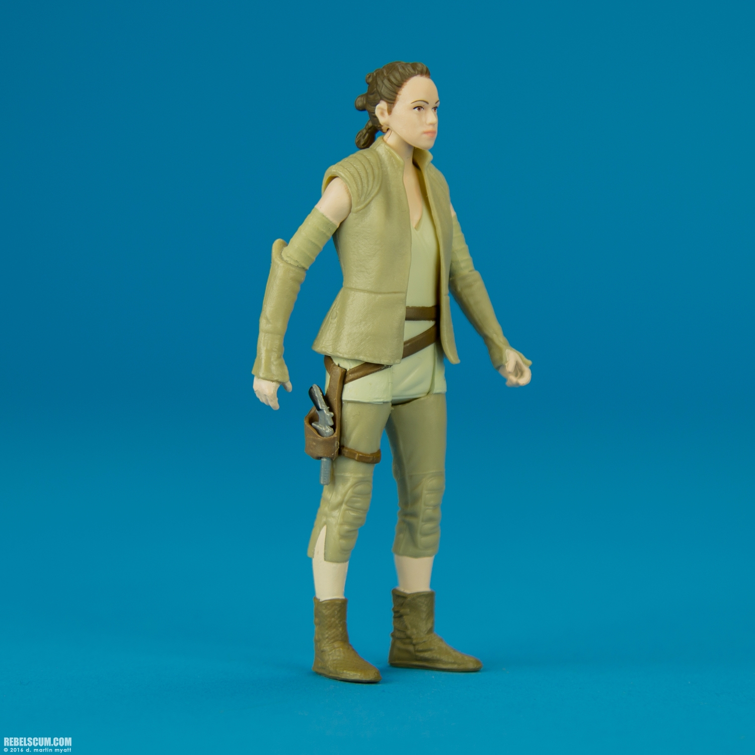 Rey-Resistance-Outfit-The-Force-Awakens-2016-Hasbro-002.jpg