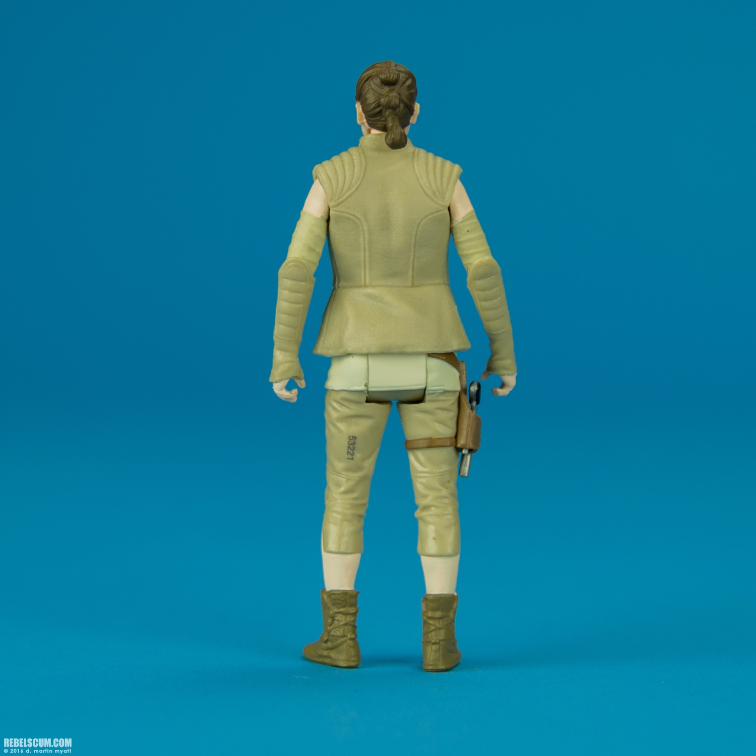 Rey-Resistance-Outfit-The-Force-Awakens-2016-Hasbro-004.jpg
