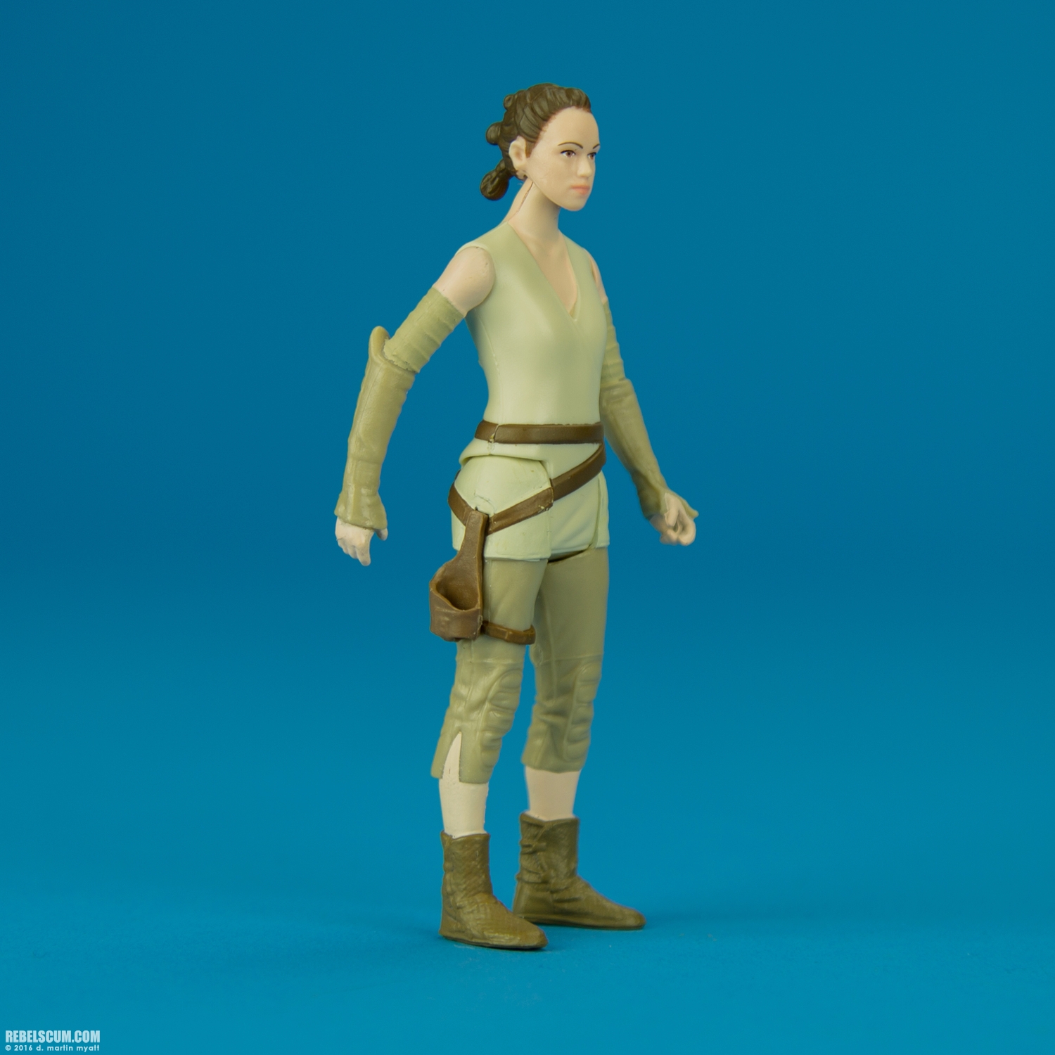 Rey-Resistance-Outfit-The-Force-Awakens-2016-Hasbro-006.jpg