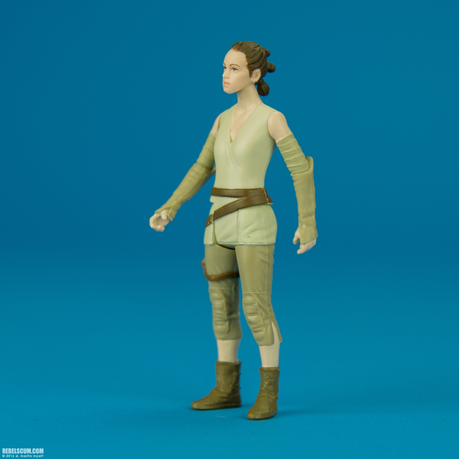 Rey-Resistance-Outfit-The-Force-Awakens-2016-Hasbro-007.jpg