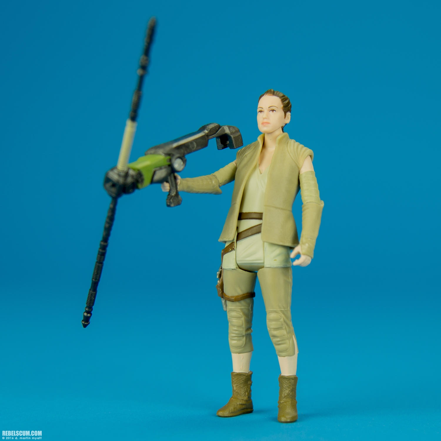 Rey-Resistance-Outfit-The-Force-Awakens-2016-Hasbro-012.jpg
