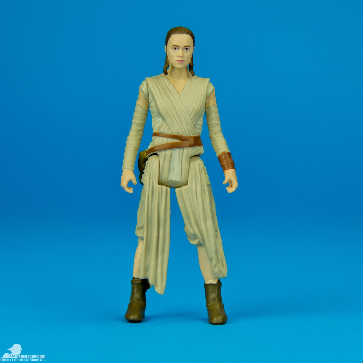 Rey-Starkiller-Base-Star-Wars-The-Force-Awakens-Hasbro-001.jpg