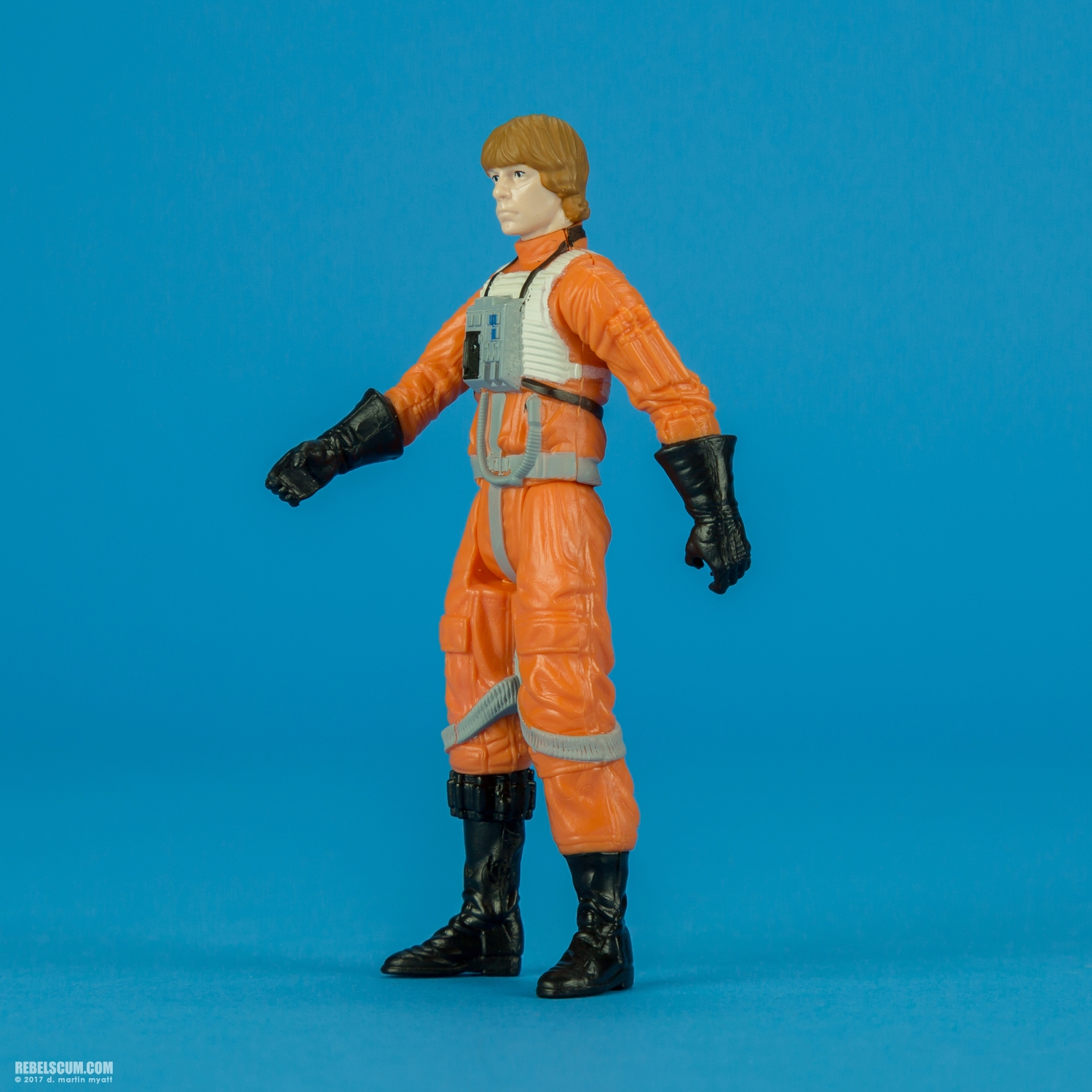 SL22-Luke-Skywalker-B0684-A3857-Rebels-Hasbro-003.jpg