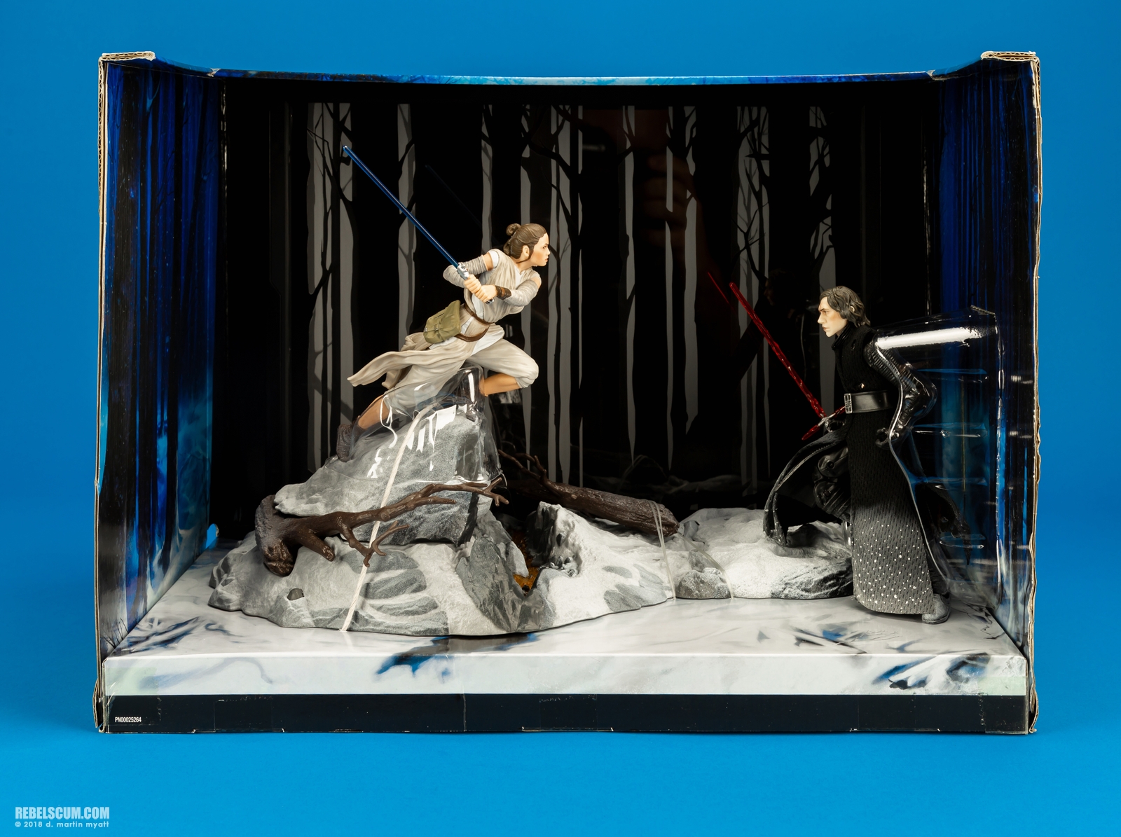 Starkiller-Base-The-Black-Series-Centerpiece-2018-SDCC-035.jpg