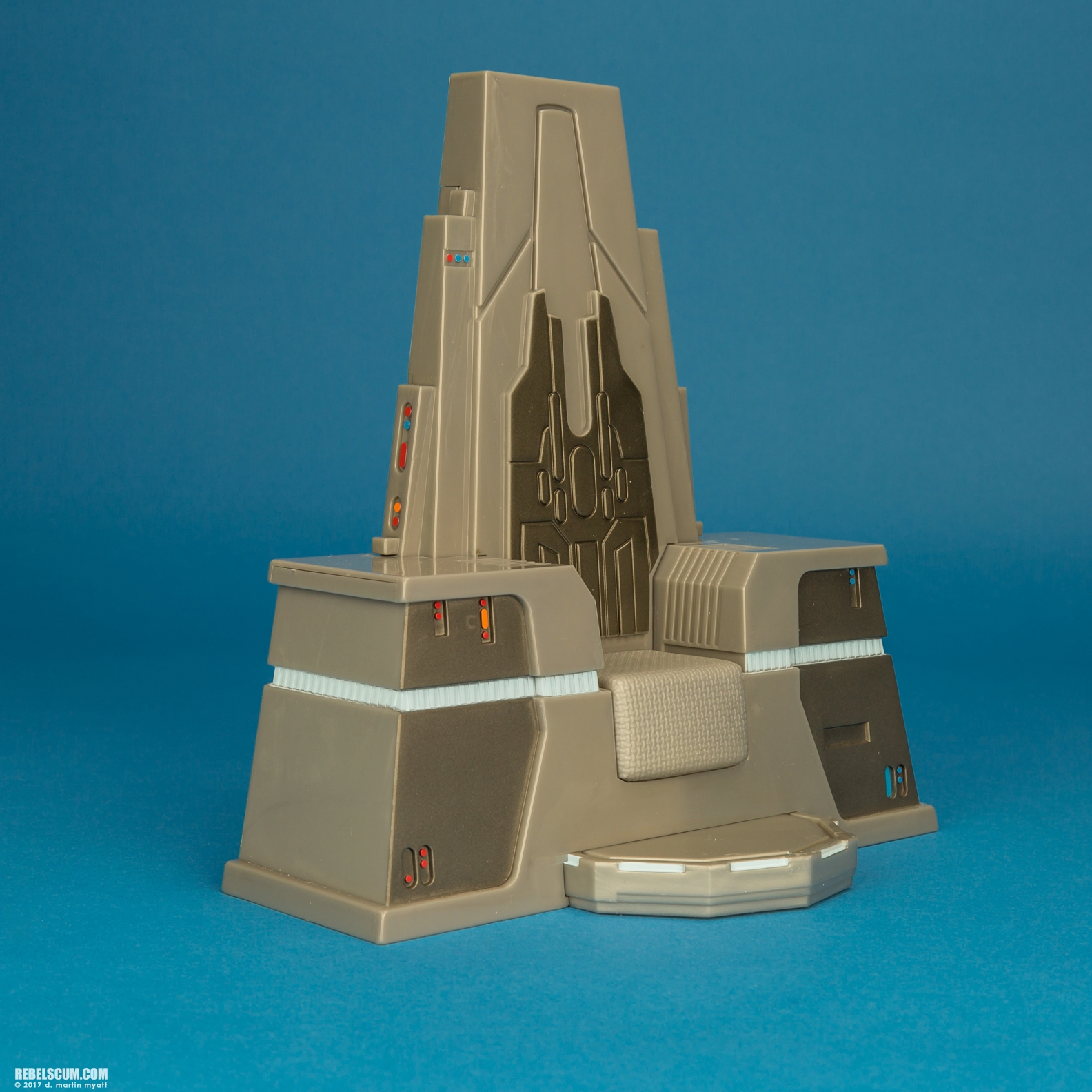 Supreme-Leader-Snoke-Throne-Room-The-Black-Series-010.jpg