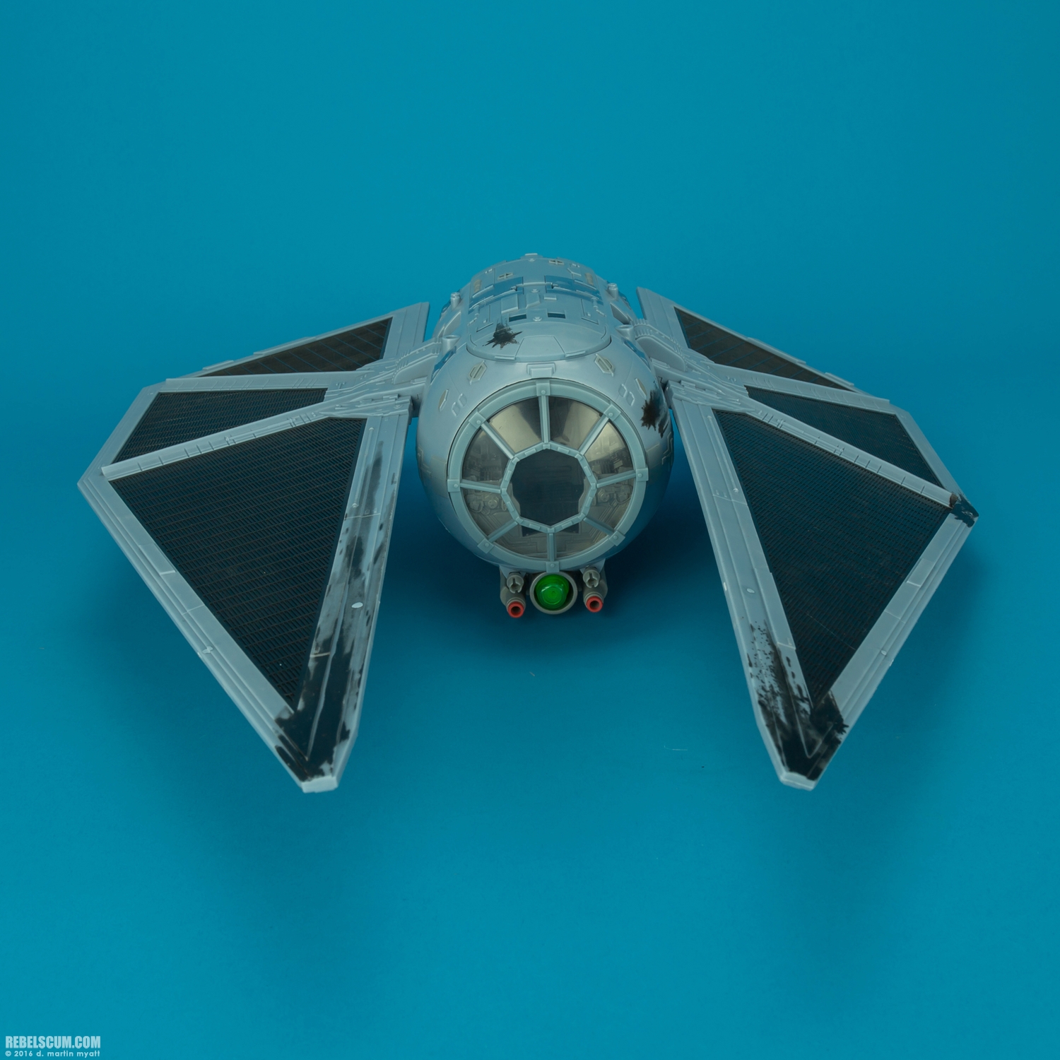 TIE-Striker-ToysRUs-Exclusive-Rogue-One-Hasbro-005.jpg