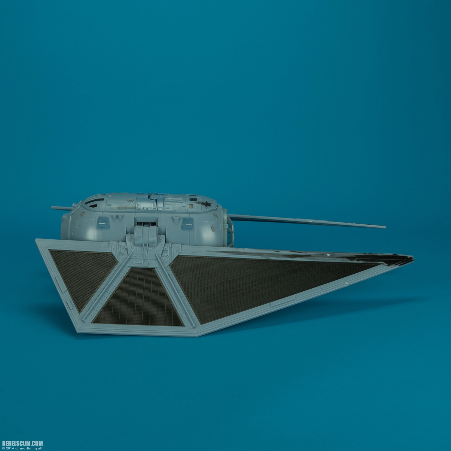 TIE-Striker-ToysRUs-Exclusive-Rogue-One-Hasbro-009.jpg