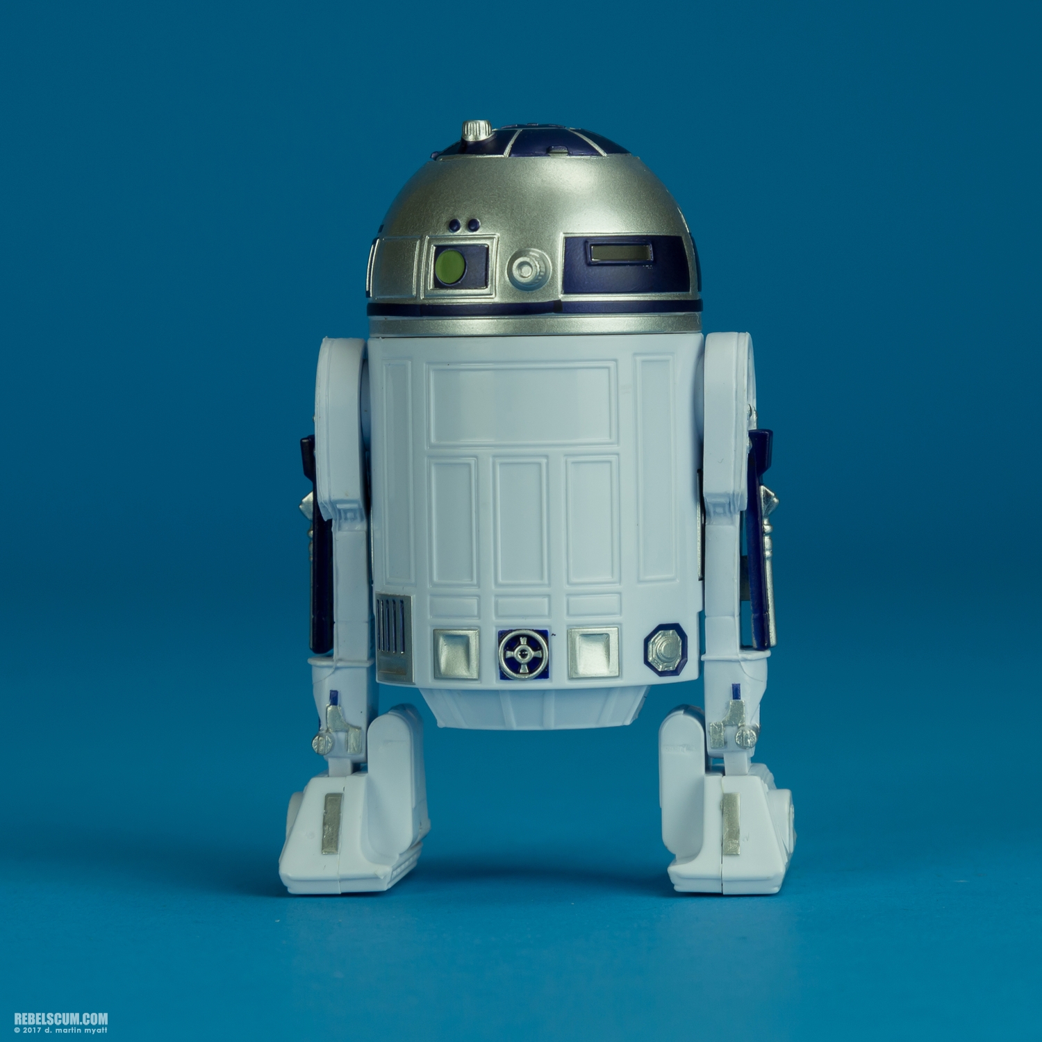 The-Black-Series-40th-Anniversary-C1694-C1688-Artoo-Detoo-R2-D2-004.jpg