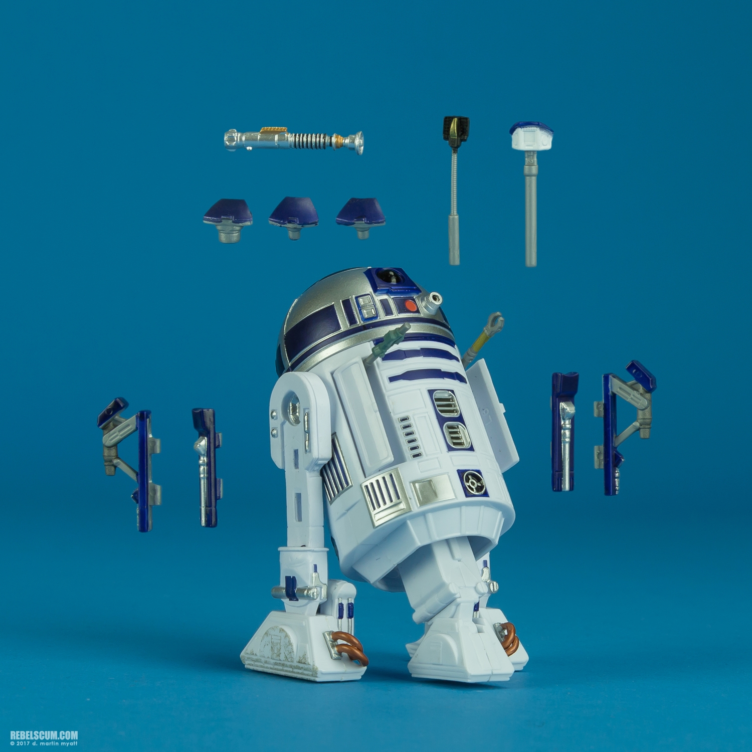 The-Black-Series-40th-Anniversary-C1694-C1688-Artoo-Detoo-R2-D2-009.jpg