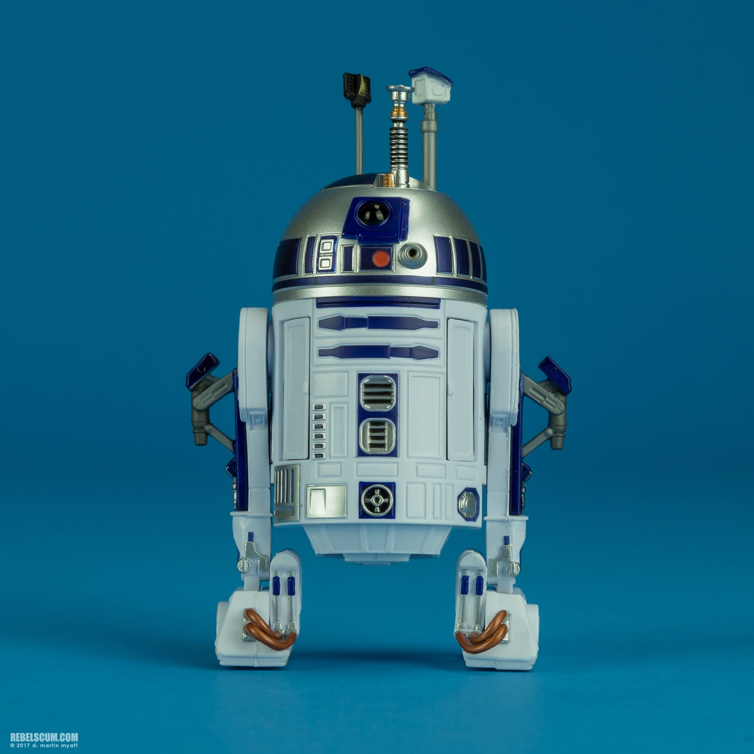 The-Black-Series-40th-Anniversary-C1694-C1688-Artoo-Detoo-R2-D2-010.jpg