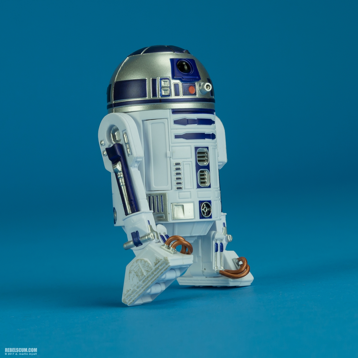 The-Black-Series-40th-Anniversary-C1694-C1688-Artoo-Detoo-R2-D2-011.jpg