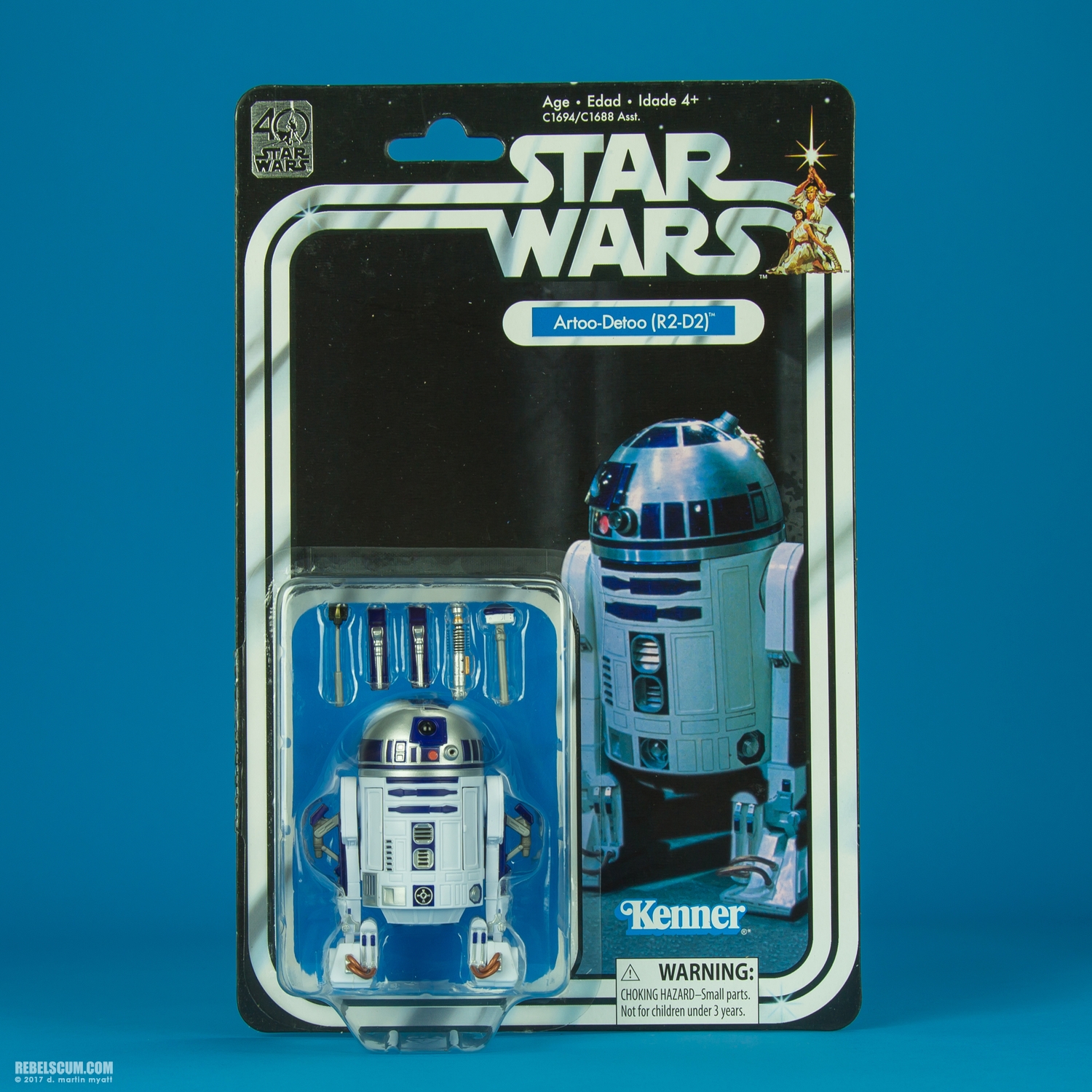 The-Black-Series-40th-Anniversary-C1694-C1688-Artoo-Detoo-R2-D2-014.jpg