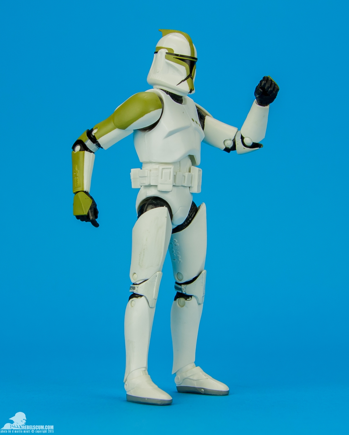 07-Clone-Trooper-Sergeant-The-Black-Series-Blue-6-Inch-002.jpg