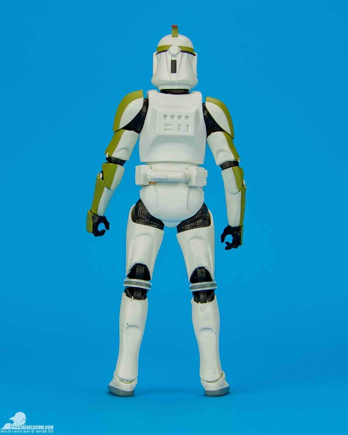 07-Clone-Trooper-Sergeant-The-Black-Series-Blue-6-Inch-004.jpg