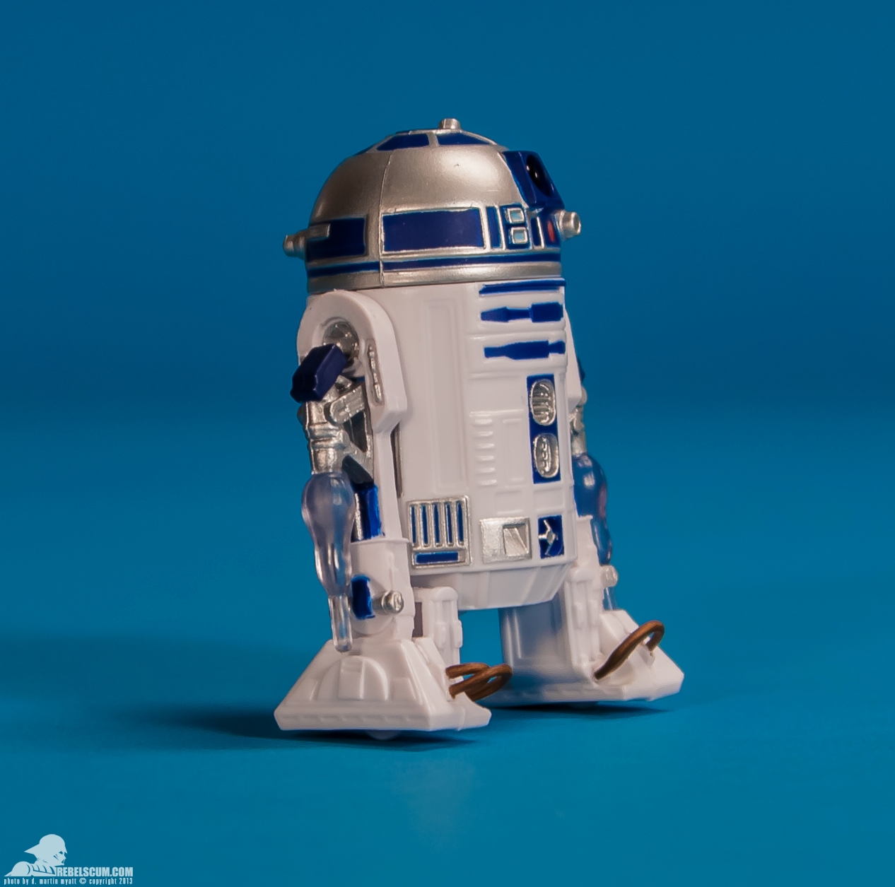 09-R2-D2-Star-Wars-The-Black-Series-TBS-Hasbro-002.jpg