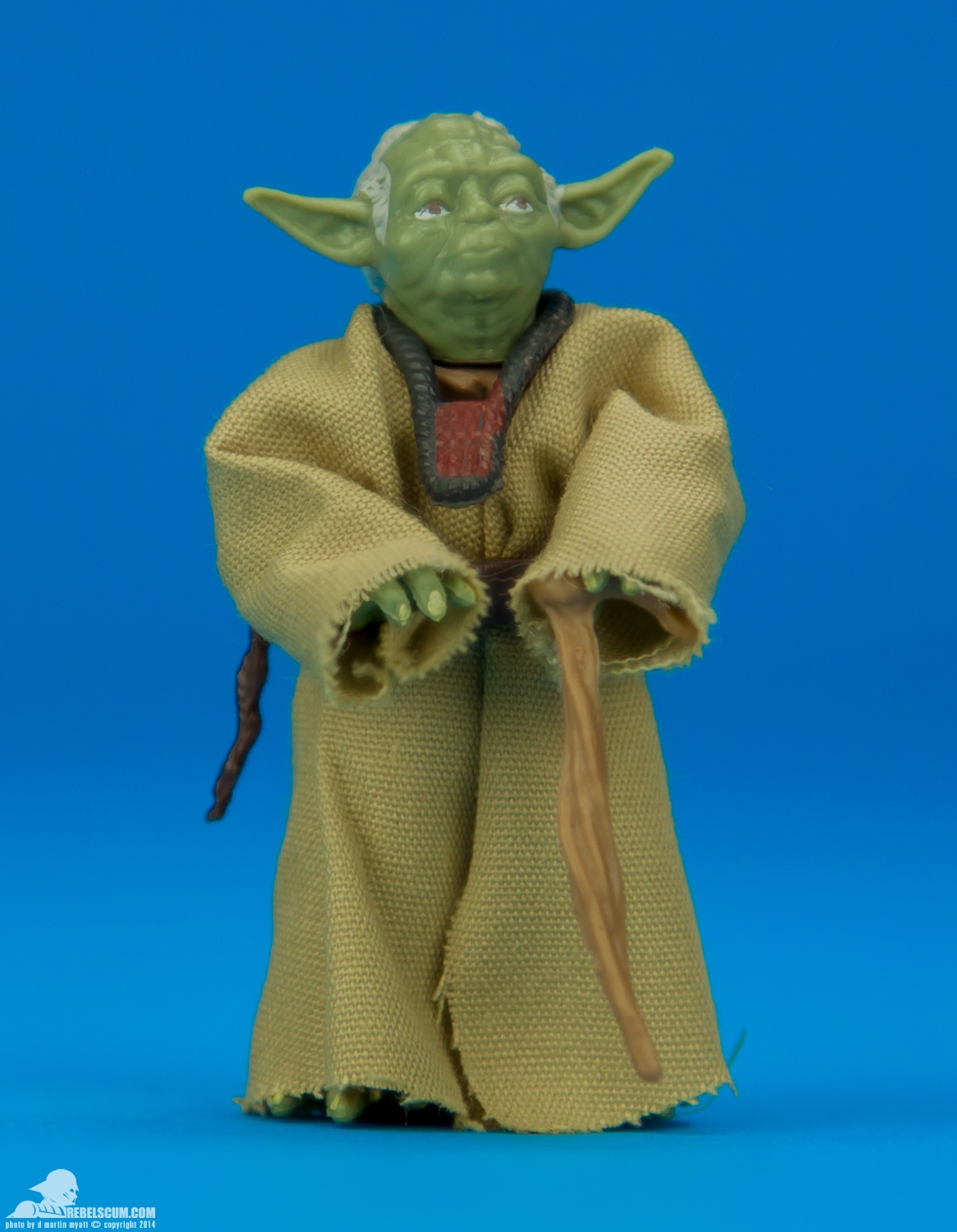 22-Yoda-Dagobah-The-Black-Series-Hasbro-001.jpg