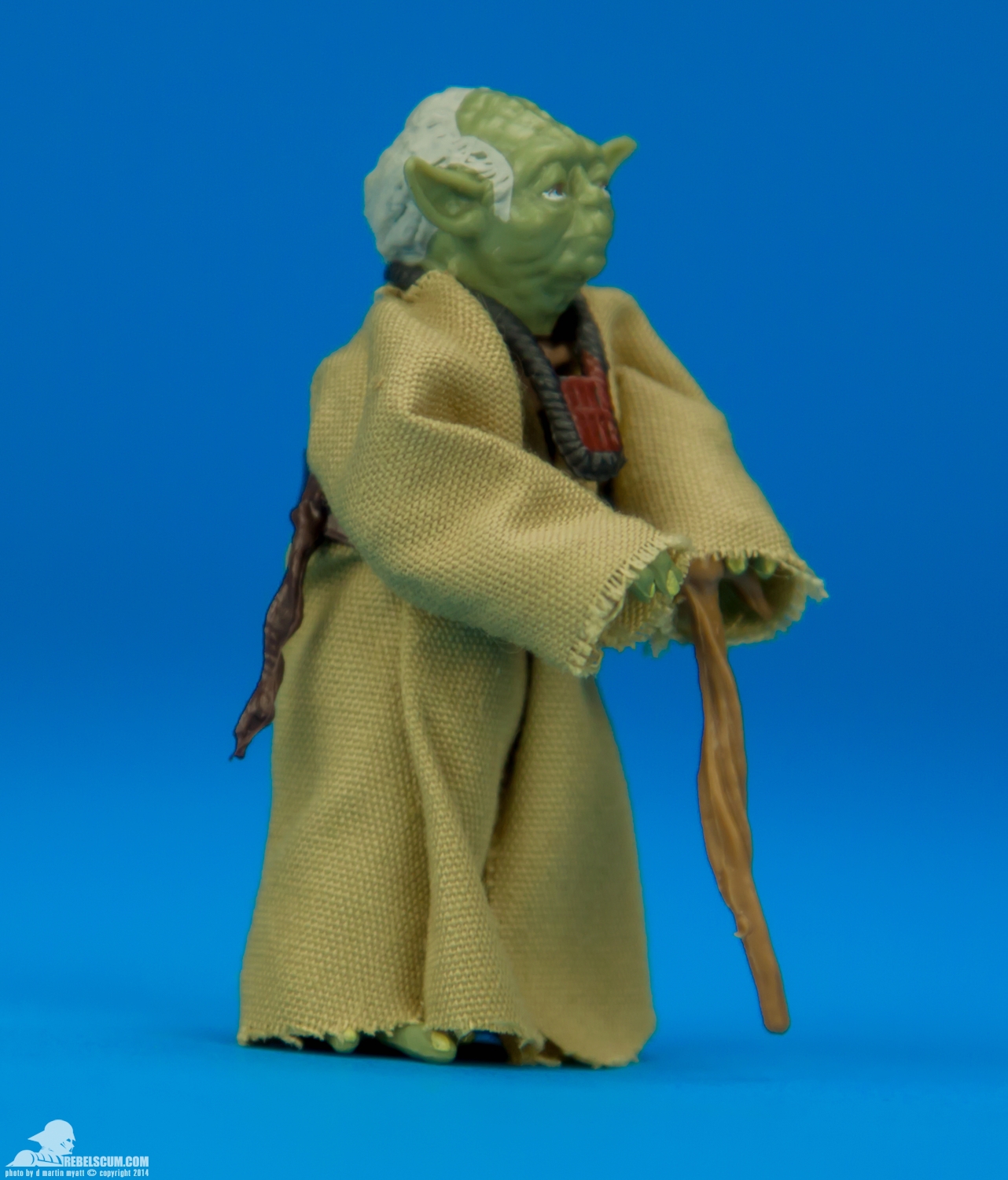 22-Yoda-Dagobah-The-Black-Series-Hasbro-002.jpg