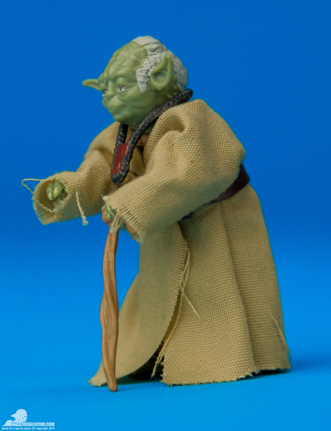 22-Yoda-Dagobah-The-Black-Series-Hasbro-003.jpg