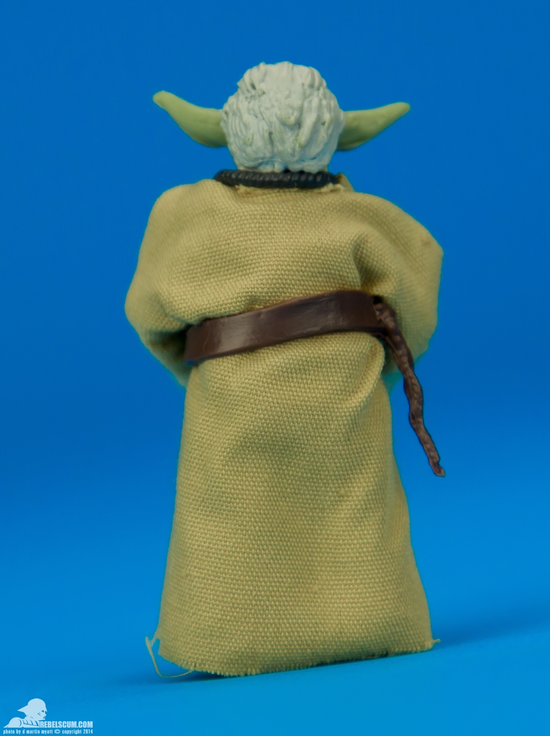 22-Yoda-Dagobah-The-Black-Series-Hasbro-004.jpg