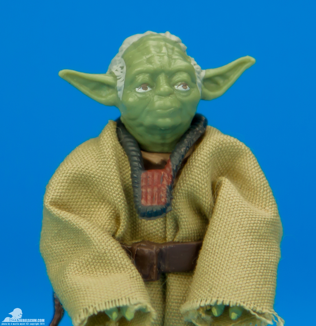 22-Yoda-Dagobah-The-Black-Series-Hasbro-005.jpg