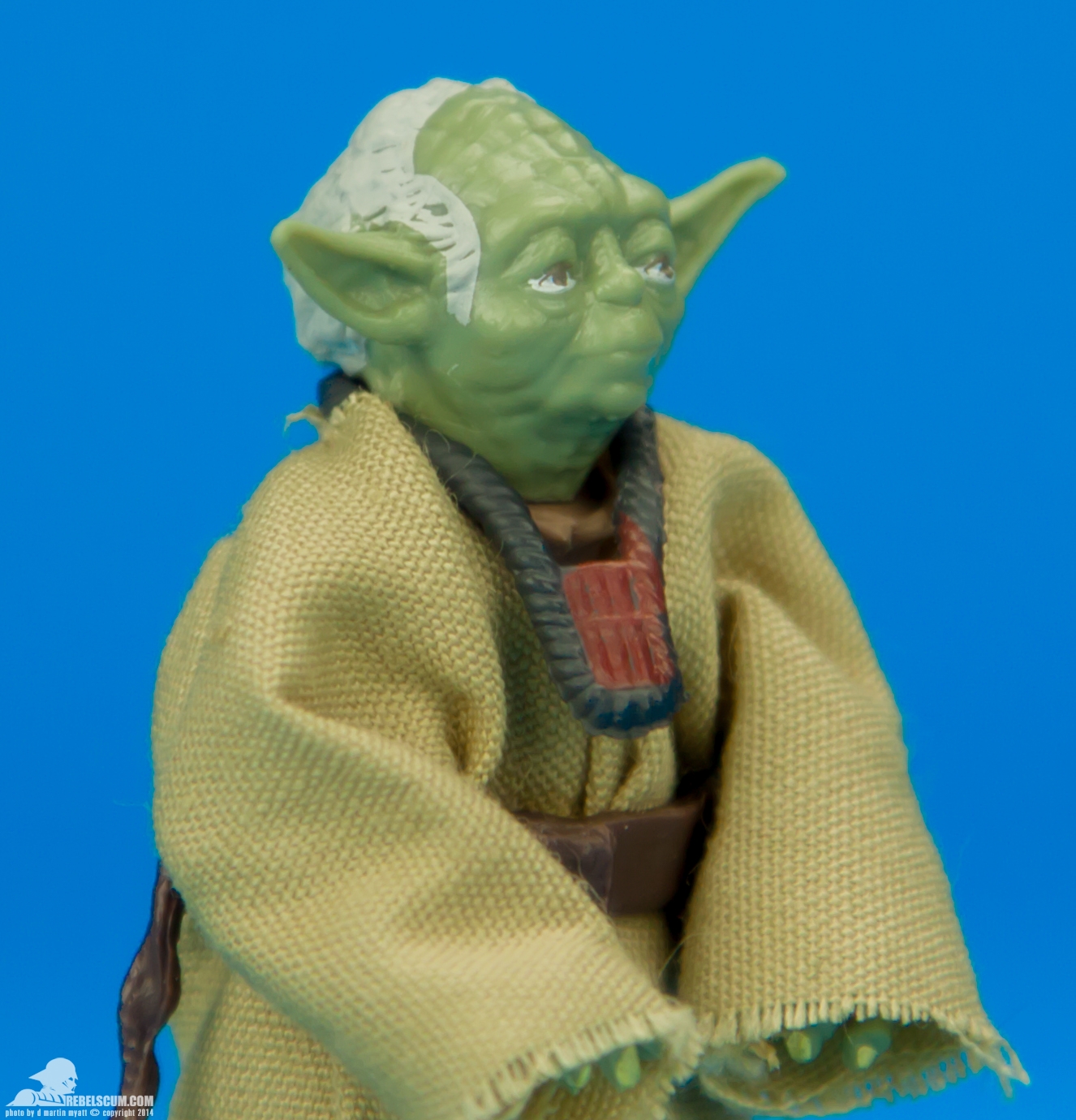 22-Yoda-Dagobah-The-Black-Series-Hasbro-006.jpg