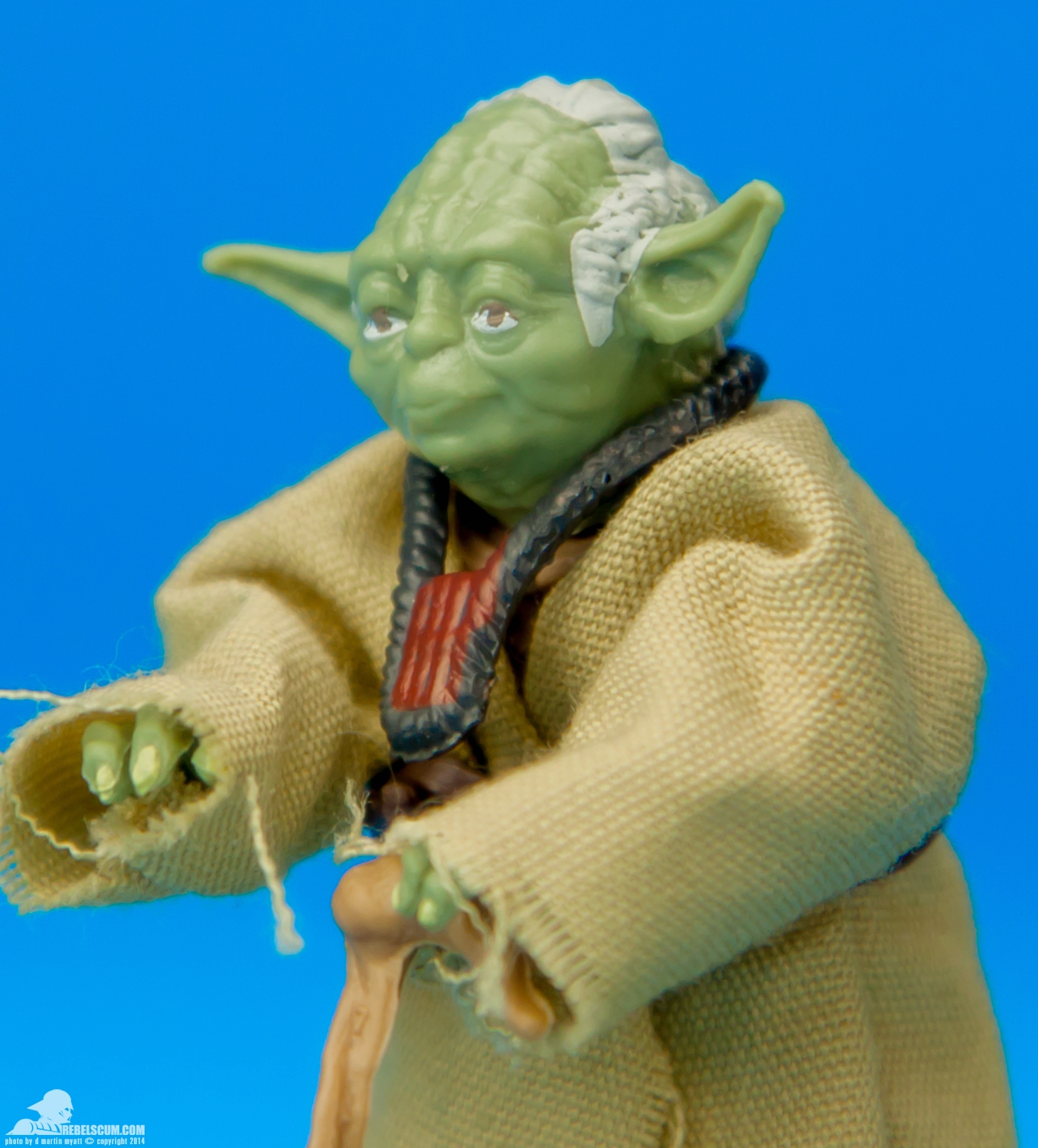 22-Yoda-Dagobah-The-Black-Series-Hasbro-007.jpg