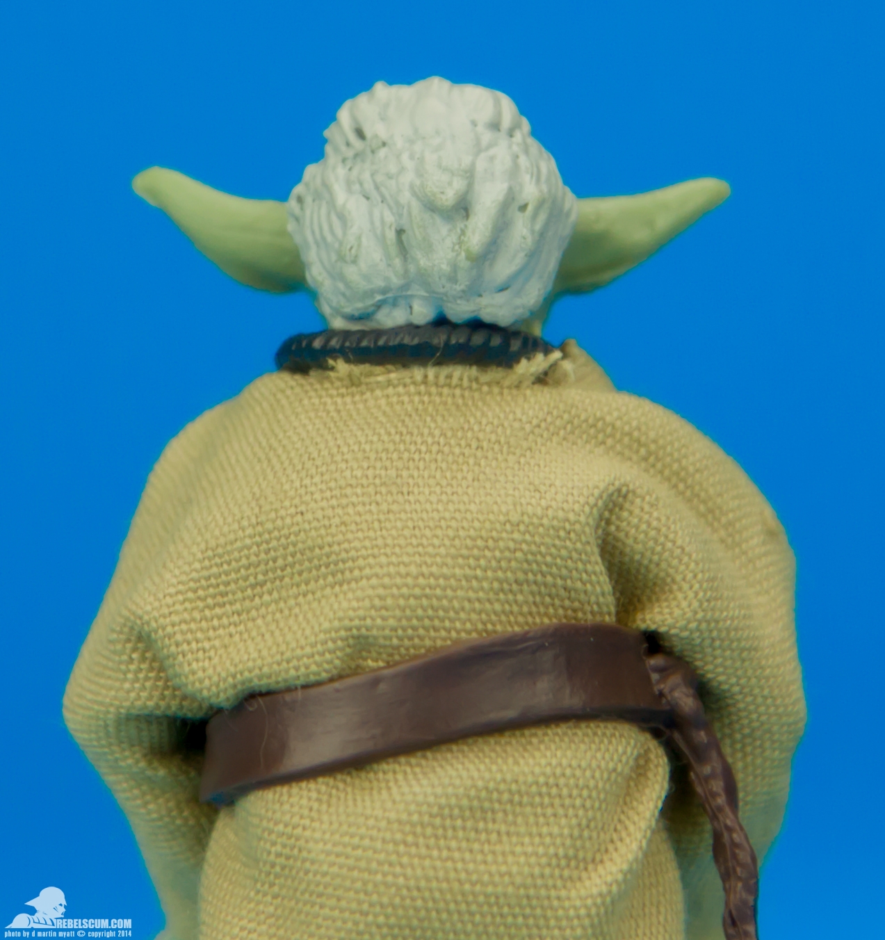 22-Yoda-Dagobah-The-Black-Series-Hasbro-008.jpg