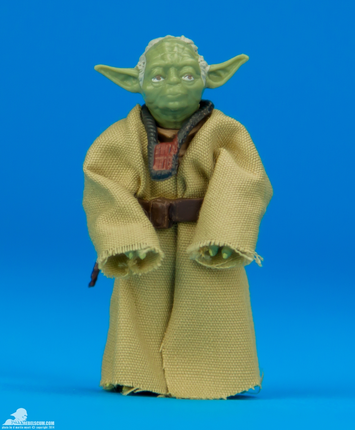 22-Yoda-Dagobah-The-Black-Series-Hasbro-009.jpg