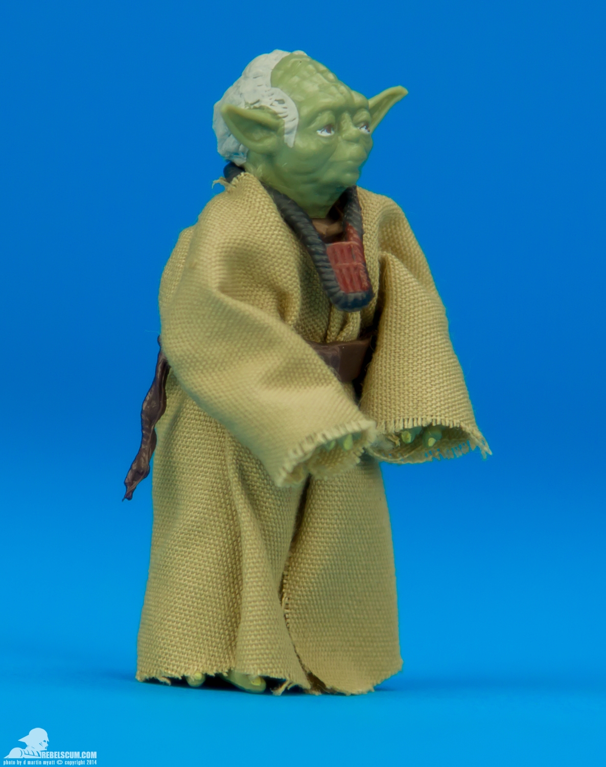 22-Yoda-Dagobah-The-Black-Series-Hasbro-010.jpg